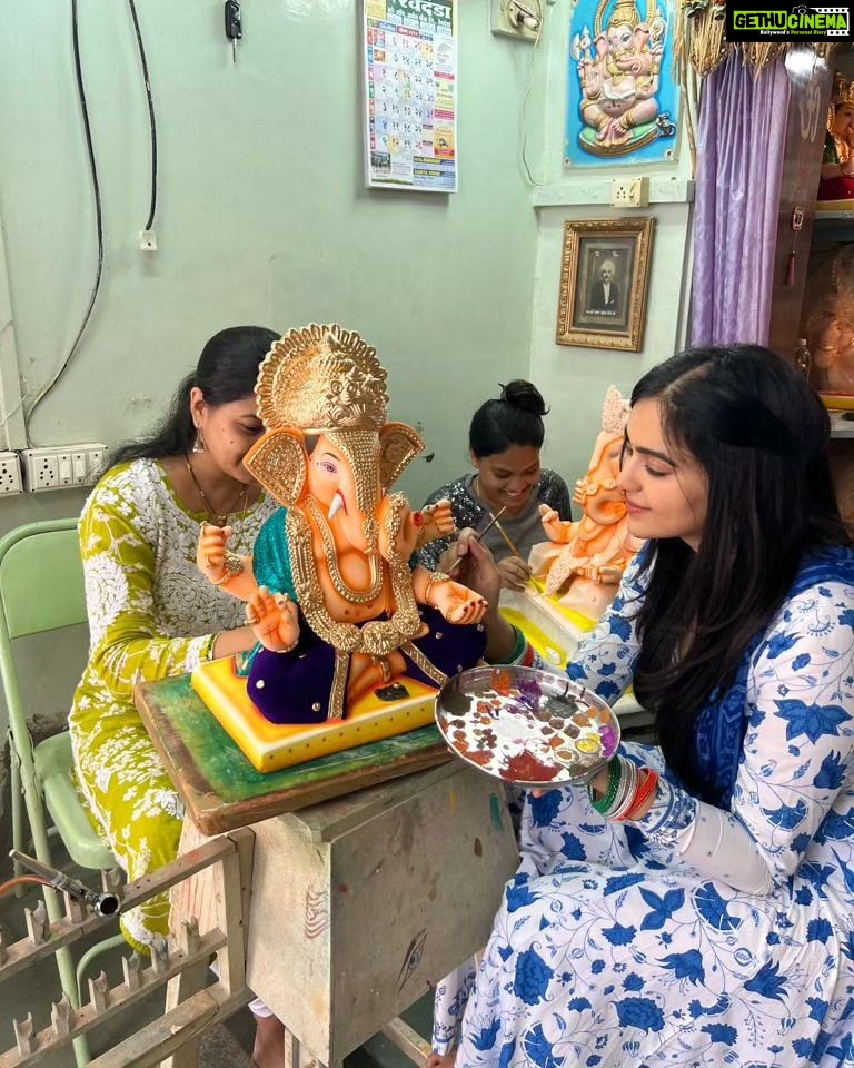 Adah Sharma Instagram - Proud paati 😁 Paati collects all newspaper clippings of her granddaughter 🫀🫀🫀🫀❤️ I'm soooo lucky I got a chance to create GaneshJis murti with these skilled women 😘 @prashantkjadhav007 took these pictures . We did a shoot together (in 2021 i think)with @petaindia to get horse carriages off the roads and opt for e-victorias. He won an award for those pics 😍😍 Paati has an off from school this weekend and we are going to watch 4 movies back to back !! Jawaan, OMG 2 ,Gadar 2 and Rocky aur Rani ki prem Kahani ...ok byeee