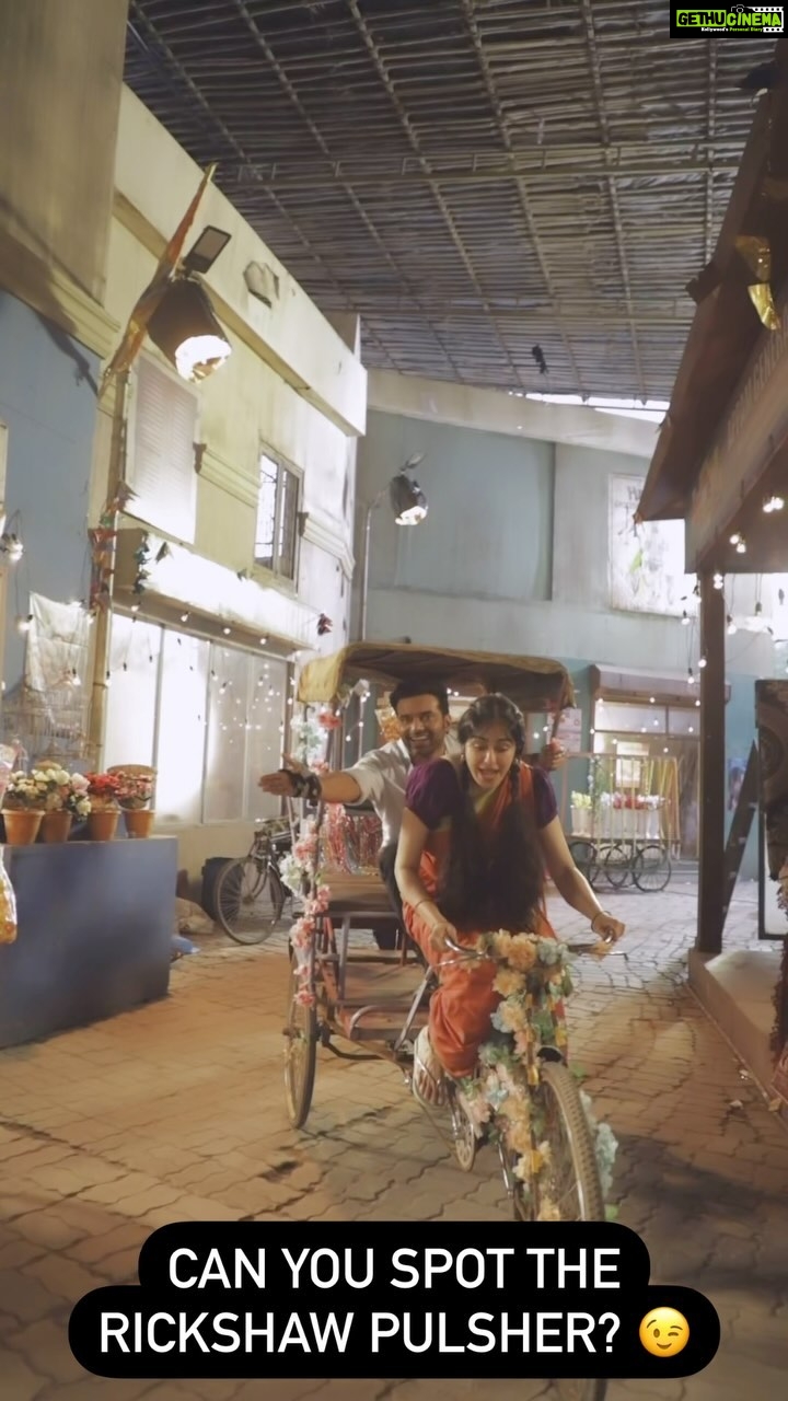 Adah Sharma Instagram - Adah is riding the Rickshaw, but is she pulling it? 😜 Witness the magic of love set to music. Our story unfolds on 21st October. 🎼❤️ #KaliKaliZulfonKe #tseries #BhushanKumar @tseries.official @jubin_nautiyal @rochakkohli @theofficialnusrat @adah_ki_adah @adil_choreographer @ghuggss @sanjoyd