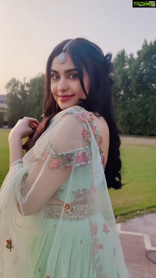 Adah Sharma Instagram - Chaand and Sun saath mein !! The planets seem to have aligned 🐐🐧🪐🧚‍♀️🫀
