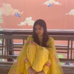 Adah Sharma Instagram - What came first - Meri Anarkali or the wall ? 🦍🫀don't be a phool 🌸 and Lotus guess 😁😁😁😁😁🧘🧘🧘 #icantfindALotusEmojiyaar #100YearsOfAdahSharma #adahsharma