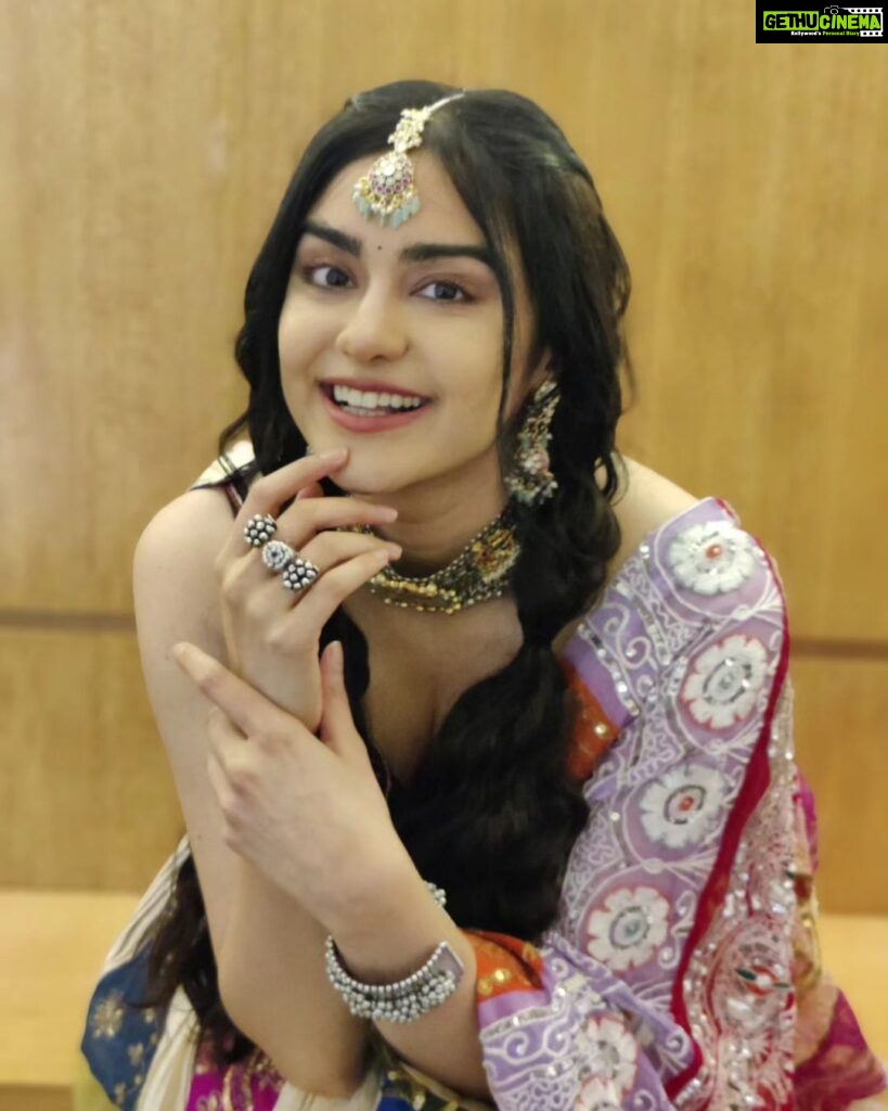 Adah Sharma Instagram - Will you be my dance partner ? SWIPE to see if you fit criteria 🐾 . @pankhidabilaspur Styled by @manisha_khandwal_kore Outfit by @mannslegacy Jewelry by @anupa_tulsi_jewellers Hair @snehal_uk Makeup @adah_ki_radha Pics on stage @mypix_lshots Bilaspur, Chhattisgarh