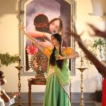 Adah Sharma Instagram - Got to be a part of a rendition of a classic gaana ! Guess Gaane ka naam ! Guess guess 🎶🎵❤️❤️coming soon 🖤🖤🖤🖤🖤