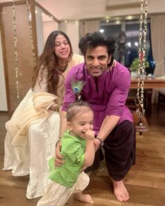 Addite Shirwaikar Malik Instagram - Mimi & me both have been excited about celebrating Krishna birthday we had so many plans , but this year we both have been unwell and, and yes I was feeling bad as cudnt attend Krishna bday party in school too, also at home but Mimi said at times we just go with the flow & we plan to do it as soon as we get better but till then Mimi & me saw all our memories of our celebration last year,we decided to go down the memory lane and It made our heart so happy... coz last year this time... I had dressed up like krishna and I think I was looking very cute..

#HopefullyNextTime

On that note, sharing this picture from last year and wishing you all a very happy krishna Janmashtami!