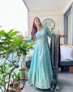 Addite Shirwaikar Malik Instagram - Just being festive ❤️
#ganpatibappamorya 
Styled by @pratikshachandak
Assisted by @m_shalini.stylist
Outfit by @asopalav
@saree.com_by_asopalav