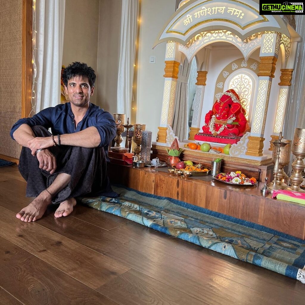 Addite Shirwaikar Malik Instagram - Happy Ganesh Chaturthi ❤️love and peace to everybody 🙏 - mohit aditi ekbir #ganeshchaturthi #love #peace
