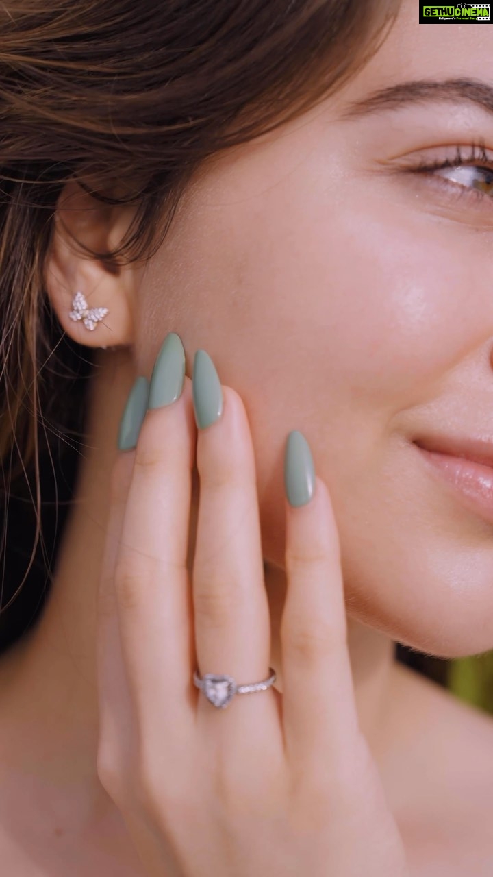 Aditi Bhatia Instagram - I have experienced weightless hydration and effortless glow using the @simpleskincareindia‘s Water Boost Range, specially the Hydrating Gel Crème. It’s lightweight & non-sticky formula is perfect for this weather and it keeps my skin hydrated throughout. You have to get your hands on it, if you want that hydrated skin today! #AD #simpleskincareindia #simpleskincare #waterboost