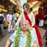 Aditi Bhatia Instagram - बनारस ❤️ Kashi Vishwanath Temple