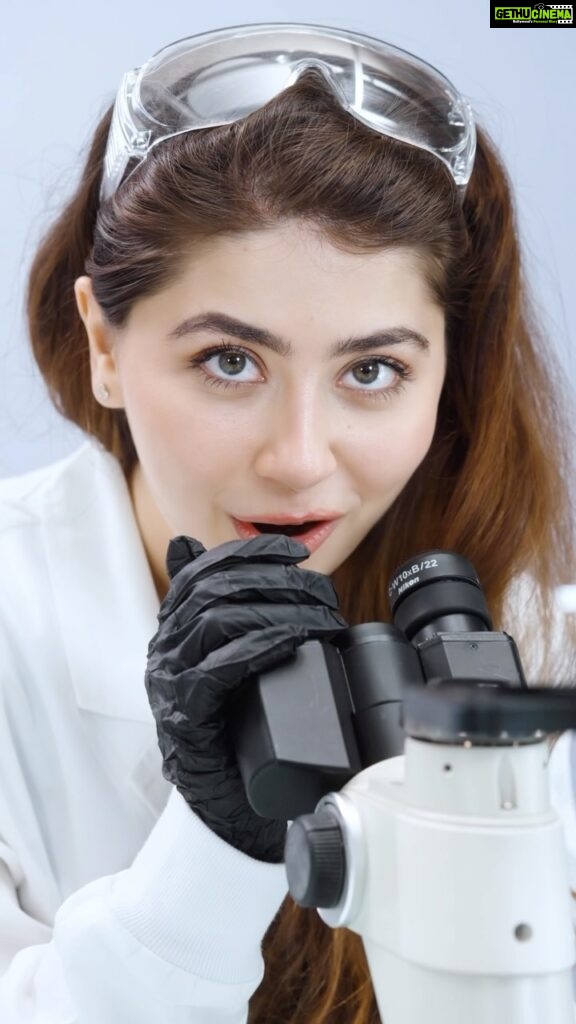 Aditi Bhatia Instagram - 🖤 Experience the future of beauty tech with me at L’Oréal Professionnel’s Research and Innovation Centre! From game-changing formulas to incredible discoveries, this visit was truly unforgettable. ✨ Unveiled the secrets of Metal DX, the hero in battling hard water’s effects on our hair and witnessed the power of this stunning range as it passed a rigorous strand breakage test, ensuring our hair’s strength. Breakage, be gone! Can’t wait to bring these wonders home! Head to your nearest L’Oréal Professionnel partner salon today. #AD #MetalDX #LorealProindia #LorealProfindia #HairCare @lorealpro_education_india @lorealpro