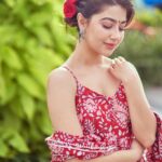 Aditi Bhatia Instagram - Bappa & Modak time 🙏🏻✨🐾👵🏼🫶🏻 📸 : @dieppj wearing @bunaai ♥️