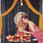Aditi Bhatia Instagram - Bappa & Modak time 🙏🏻✨🐾👵🏼🫶🏻 📸 : @dieppj wearing @bunaai ♥️