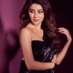 Aditi Bhatia Instagram - you cannot change the cards you’re dealt, just the way you play the hand 🃏🪄 Last night for Lokmat Awards 🖤 MUA : @dellsi.mody Hair by : @shreyakiritmakeupandhair Shot by @dieppj Styled by @stylebykayal outfit @kalkifashion jewelry by @darshanaasanjanaajewellers heels by @londonrag_in assisted by @yashtikaasharmaa