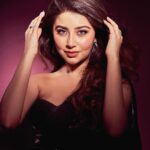 Aditi Bhatia Instagram - you cannot change the cards you’re dealt, just the way you play the hand 🃏🪄 Last night for Lokmat Awards 🖤 MUA : @dellsi.mody Hair by : @shreyakiritmakeupandhair Shot by @dieppj Styled by @stylebykayal outfit @kalkifashion jewelry by @darshanaasanjanaajewellers heels by @londonrag_in assisted by @yashtikaasharmaa