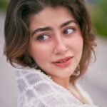 Aditi Bhatia Instagram - kisi se giley shikwe bhi na rahe hum jaise the waise bhi na rahe 🤍 wearing @shopmulmul 📸 : @dieppj