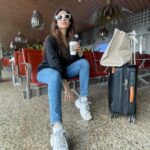 Aditi Gautam Instagram - Samjhe ki nahin 😈 . . . . . . . . . #reels #oldhindisongs #reelitfeelit #explore #wink #retro #trendingreels #expression #actress Hyderabad