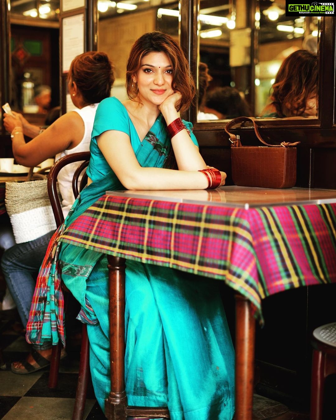 Aditi Gautam Instagram - Yeh humein hai yakeen bewafa woh nahin! . . 📸 @_meraki.portrait . . . . . . . #exploremore #1970s #retro #oldhindisongs #trending #viralpost #picoftheday #actor #outfitoftheday #aditigautam