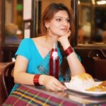 Aditi Gautam Instagram - HER - is a series of 10 episodes, 10 characters, 10 concepts I want to share with you. Episode 1 - She is a girl in 1970’s in an Irani cafe out with friends for some bun maska and chai. Playful fun vibe. I want you guys to understand and comment what story you feel this character is telling. Let’s give HER a name. . . . . . . . . #slomo #reels #reelitfeelit #1970s #retro #oldhindisongs #actor #outfits #trending #exploremore #viralreels