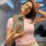 Aditi Gautam Instagram - Set life! . . . . . . . . . . #setlife #shootdiaries #vanitymirror #outfitoftheday #picoftheday #explore #trend #pose #instafashion Ramuji Film City