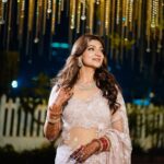 Aditi Gautam Instagram - 🌸🌸 . . . . 📸 @click_vlick_photography Outfit @azafashions Jewellery @varunadjani Styling @stylebyvini Makeup @glowtheticss Hair @hemangi_parmar27 Decor - @dream.designsevents Venue - @gallopsmumbai . . . . . . #explore #wedding #bride #reception #photooftheday #trending #viralpost