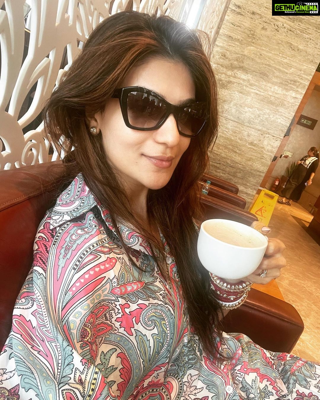 Aditi Gautam Instagram - Airport dairies!! . . . . . . . . . . . . . #airportdiaries #travelfashion #traveloutfit #airportlook #airtravel #inmycloset #holidayoutfit #styletrends #travelfreak #coffee #coffeelover