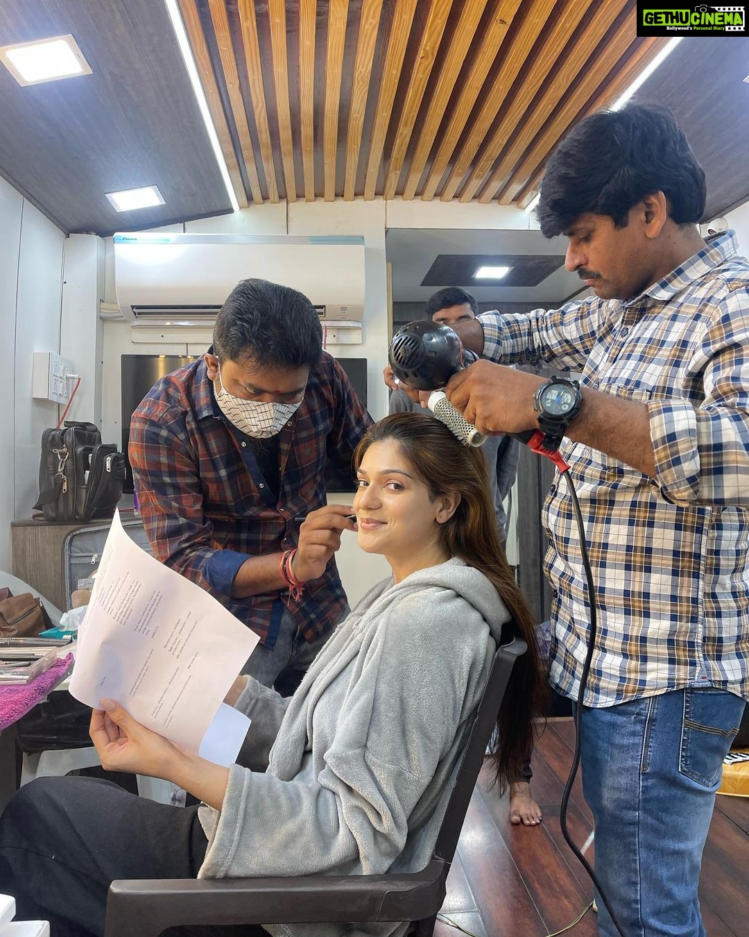 Aditi Gautam Instagram - Back to where I belong! . . . . . . . #onset #shootlife #actorslife #script #film #teluguactress #telugucinema #picoftheday #instagood #actorsofinstagram #explore Hyderabad
