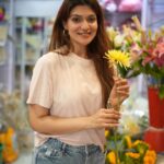 Aditi Gautam Instagram – Smile and see the world changing! 
.
.
Let’s name HER!
.
.
.
.
.
#picoftheday #flower #smile #actor #photooftheday #exploremore #trending #fyp #viralpost #portraitphotography #bollywood