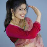 Aditi Prabhudeva Instagram - ನಮಸ್ಕಾರಗಳು ❤ . . . . . 👗@being_a_designer_ 📷@cinivenky @rainbow_photography_official 📿 @beaded_treasures_jewelry 💄@lokesh2662 @vasanthageetha259