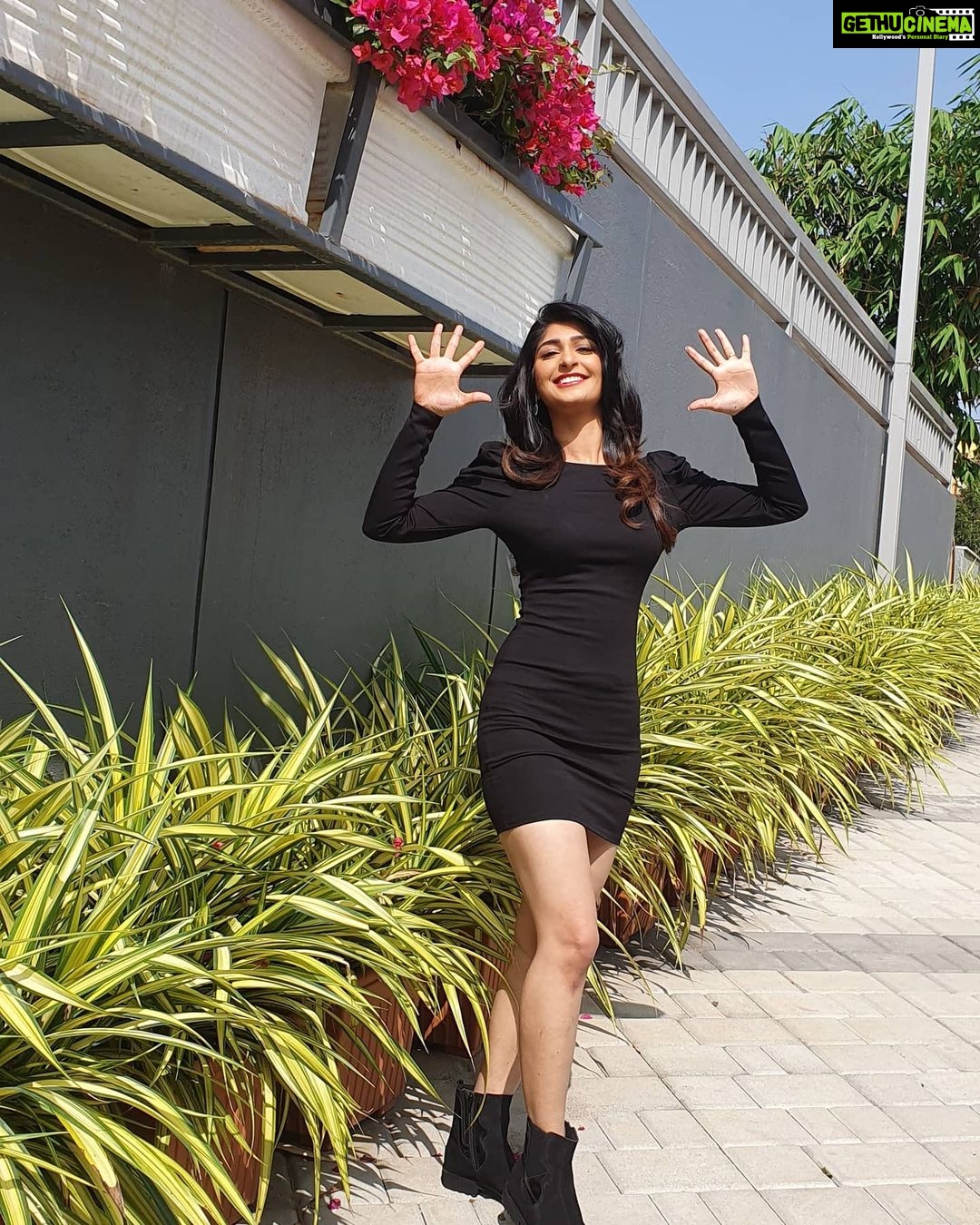 Aditi Prabhudeva Instagram - ❤ All i have is your LOVE ❤ 500k ❤ . . #instafam