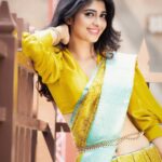 Aditi Prabhudeva Instagram - 🌻 . . . . . . @rainbow_photography_official @roopsangam_silks @nineonine_designstudio