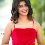 Aditi Prabhudeva Instagram - ❤ 1st ,2nd or 3rd ?? 🙈 . . . PC: @rainbow_photography_official 🌼 Designer : @chandangowda_official @rentyourlook_by_chandangowda