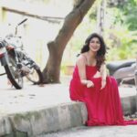 Aditi Prabhudeva Instagram - All we need is love ❤ ಜೀವ ,ಜೀವನ ಎರಡು ಕ್ಷಣಿಕ ! ಬದುಕಿರುವವರೆಗೂ ಪ್ರೀತಿಸಿ, ಒಳ್ಳೆಯ ಮಾತುಗಳನ್ನಾಡಿ ,ಒಳ್ಳೆಯದನ್ನು ಬಯಸಿ. ❤ #worldanimalday ❤ . . @rainbow_photography_official dono how to thank u for capturing this moment🌼 best surprise gift eva 🌼