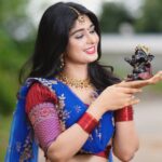 Aditi Prabhudeva Instagram - ಗಣೇಶ ಚತುರ್ಥಿಯ ಶುಭಾಶಯಗಳು 💙 ಎಲ್ರಿಗೂ ಒಳ್ಳೆದಾಗ್ಲಿ 💙 . . . . 📸 @rainbow_photography_official 💙 👗 @rentyourlook_by_chandangowda 💙 📿 @beadedtreasuresjewelry 💙 💁 @vasanthageetha259 💙