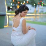 Aditi Prabhudeva Instagram – PEACE , LOVE & HAPPINESS 🤍
.
.
.
💄 @artistryby_priyankaharish 
👗 @rentyourlook_by_chandangowda 
📸 @pavenfotography