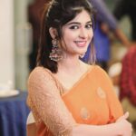 Aditi Prabhudeva Instagram - If u see someone without a smile, Give them yours 😍 . . .#smile😊 #stayhappy #stayhealthy #saree #love PC: @emcsquarestudios 😊tq😊