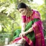 Aditi Prabhudeva Instagram - ನಿನ್ನೆ ಜನ್ಮದಿನದ ಹಾರೈಕೆಗಳನ್ನು ತಿಳಿಸಿದ ಪ್ರತಿಯೊಬ್ಬ ಆತ್ಮೀಯ ಬಂಧುವಿಗೆ ಕೋಟಿ ಕೋಟಿ ಧನ್ಯವಾದಗಳು 🙏. ಪ್ರೀತಿ ಎಂಬುದು ಹಾಗೆಯೆ ,ಮನುಷ್ಯ ಹುಟ್ಟಿದಾಗಿನಿಂದ ಪ್ರತಿ ಸಂಬಂಧದಲ್ಲೂ ನಿಷ್ಕಲ್ಮಶವಾದ ಪ್ರೀತಿಯನ್ನು ಹುಡುಕುತ್ತಲೇ ಜೀವನ ದೂಡುತ್ತಿರುತ್ತಾರೆ., .. ರಕ್ತ ಸಂಬಂಧ ವಲ್ಲದಿದ್ದರೂ ಅಷ್ಟೊಂದು ಪ್ರೀತಿ ತೋರಿ ಹೃದಯದಿಂದ ನೂರಾರು ಹಾರೈಕೆಗಳನ್ನು ಹೇಳಿದ ಪ್ರತಿಯೊಂದು ಪ್ರೀತಿಯ ಜೀವಕ್ಕೂ ಇದೋ ನನ್ನ ಧನ್ಯವಾದಗಳು ❤ My heartly thanks to all the lovely people out thr who were part of my happy day... thanks again for all the love and blessings 🥰 #ethnic #saree