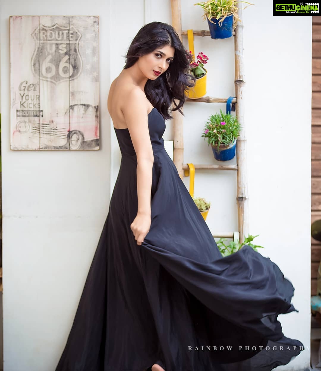 Aditi Prabhudeva Instagram - Trust the vibes u get, Energy doesn't lie ❣ PC : @rainbow_photography_official 🌈
