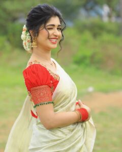 Aditi Prabhudeva Instagram - Spread Love wherever You Go ❤️ 
.
.
.
👗 @chandangowda_official 
💄 @artistryby_priyankaharish 
📸 @sankar.raman.35
