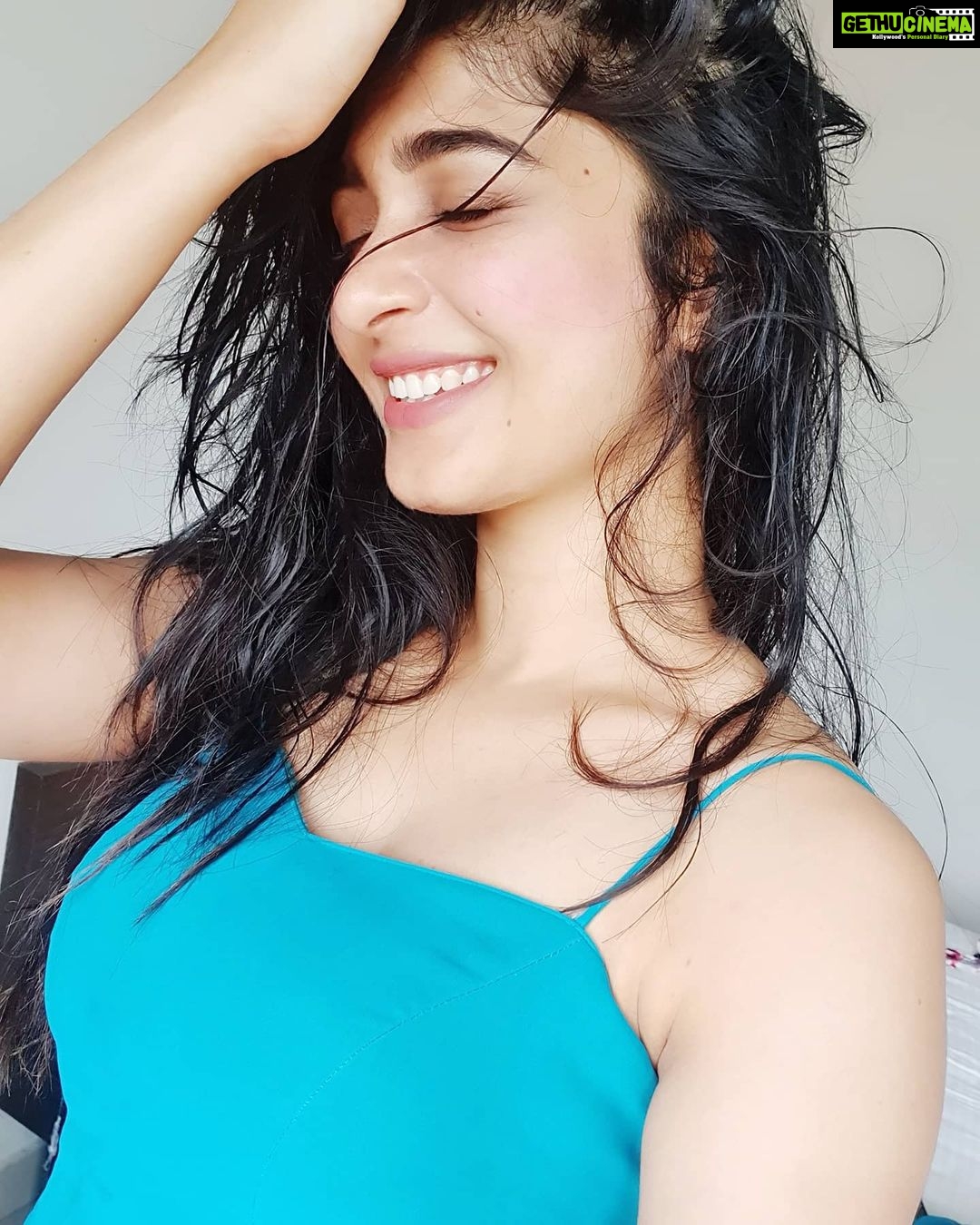 Aditi Prabhudeva Instagram - Just Smile & make a Wish 🌻