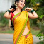 Aditi Prabhudeva Instagram - 🌻 . . . . 📸 @rainbow_photography_official 😍 🥻@rentyourlook_by_chandangowda 💎 @beadedtreasuresjewelry 💇 @vasanthageetha259