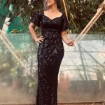 Aditi Sharma Instagram - 🖤happyy Sunday 🌈 It takes nothing to join the crowd but it takes everything to stand alone 🦋🌹 #countyourblessings 😇