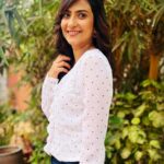 Aditi Sharma Instagram - #saturdaze 🤍💃 Don’t just GO through life , GROW through life 🦋