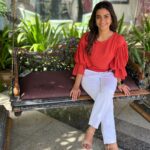 Aditi Sharma Instagram - Katha ankahee @sonytvofficial @official_sphereorigins @mountainhead1 @adnan_a_khan 🌹💫