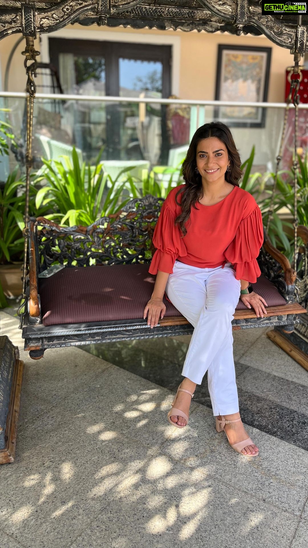 Aditi Sharma Instagram - Katha ankahee @sonytvofficial @official_sphereorigins @mountainhead1 @adnan_a_khan 🌹💫