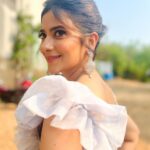 Aditi Sharma Instagram – 🦋 💃
#thursdaythoughts #gratefulheart🌈