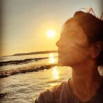 Aditi Sharma Instagram - 🌞 ✨ selfie ❤️ #fridaymood #gratefulheart 🎊