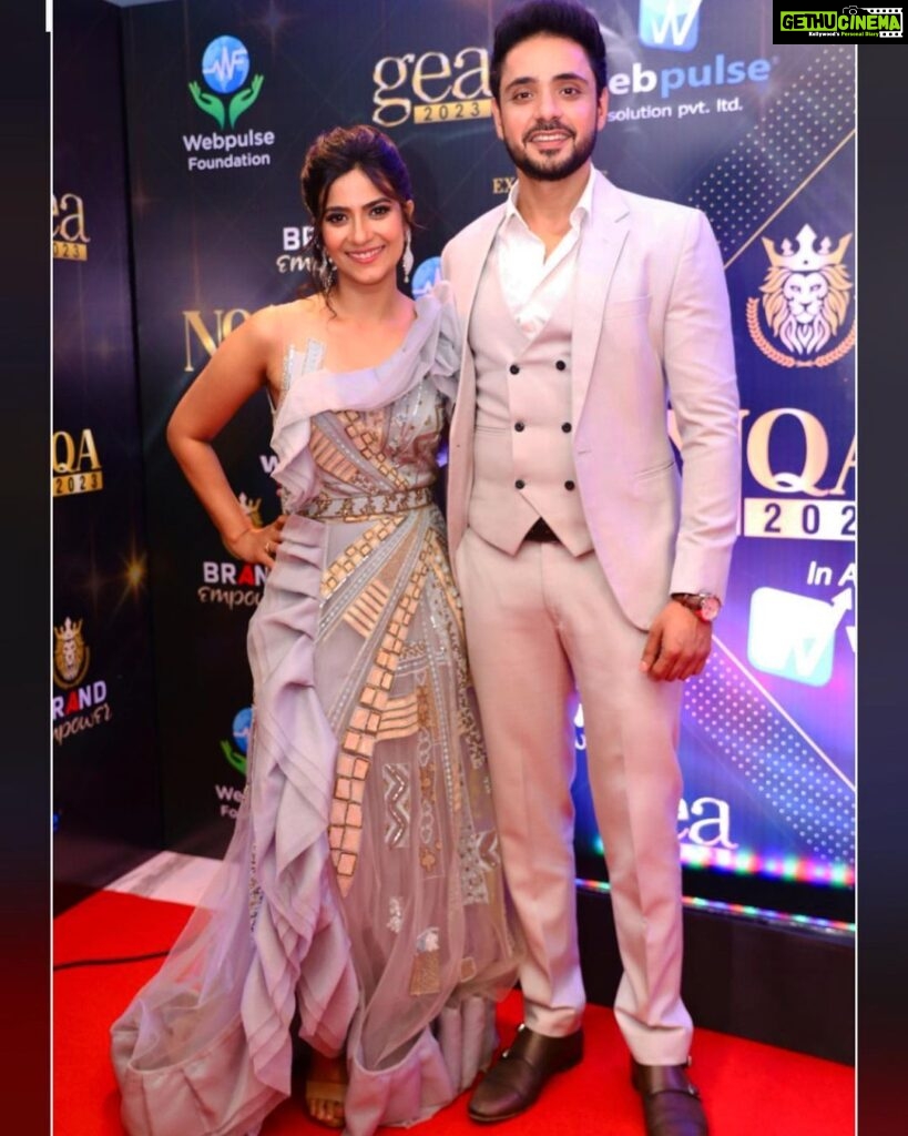 Aditi Sharma Instagram - Thank you so muchhh for all the love ❤️🌈🙏 Feels wonderful to be awarded as the Best Jodi 💃🕺 Firstly we want to thank our audience n viewers for all the love you have showered on us . Believe us when we say It keeps us so encouraged n motivated 😇. Next a big thank you to @sonytvofficial n @official_sphereorigins for making this beautiful show n allowing us to be part of it 💐 Next! the man without whom this show wouldn’t have been the same . Thank you for your MIDAS touch @mountainhead1 ravi sir 🙏. Thank you to our amazing writers @madhushaala #aryasharma for giving life to our characters🍀. And of course a very big thank you to our team, which consists of some of the best actors n technicians n production exec to ever come together to create this beautiful show . @brandempower.in #NationalQualityAwards #NQA2023 #brandempower