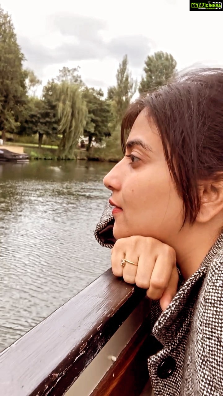 Aditi Sharma Instagram - 🌺🧚🏻♀️ “उम्र भर ग़ालिब यही गलती रहे, धूल चेहरे पर थी और हम आइना साफ़ करते रहे।” मिर्ज़ा ग़ालिब🙏💘 #lifeisgood 🧿#countyourblessings