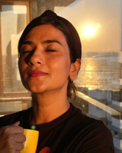 Aditi Sharma Instagram - Sunsets are God’s painting in d sky😇 also every sunset brings the promise of a new dawn🧚🏻‍♀️🌅
#sunsetlovers #nature #gratitude #subsetvibes 
📸 @pavitrsaith