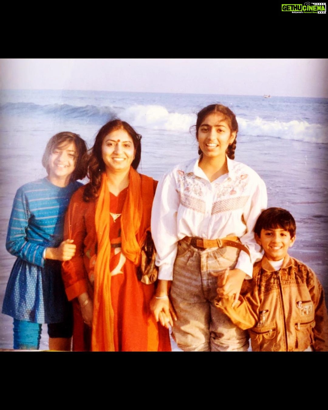 Aditi Sharma Instagram - Dearest Amma “ God couldn’t be everywhere that’s why he created mommies”😇 I understand it so much more now💫 Thank you for everything maa #anilasharma Thank you for encouraging me to follow my passion , thank you for teaching us to see the positive side always. Thank you for teaching us to have faith in almighty n the timing of universe 😇 You have truely been an inspiration maa. From following ur passion of kathak TO resigning from your job of 20 years to help me find my foot in mumbai. From caressing my head in tough times n telling me to believe in myself n be strong TO praying for us always. You have been the Rock ,the strength of our family. You have always put us before you . We have learned unconditional love from you mommy . Thank you for always being there mommyyyy😘😘😘♥️🙏 We love you You are the bablimumma🤗 @dr.shvetas @bhavya_sharma n me ✨🙏 #mikyle @sartaajahuja