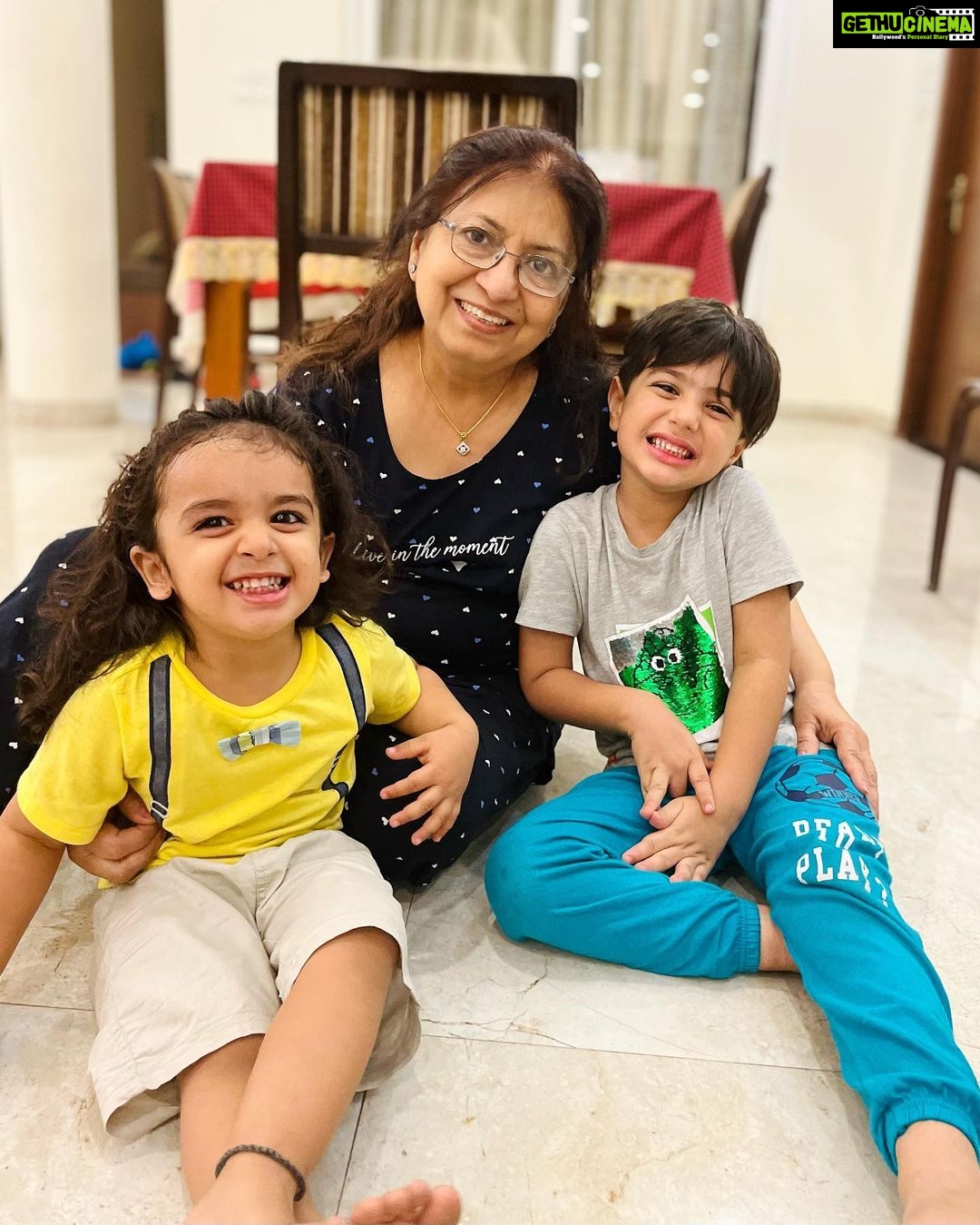 Aditi Sharma Instagram - Dearest Amma “ God couldn’t be everywhere that’s why he created mommies”😇 I understand it so much more now💫 Thank you for everything maa #anilasharma Thank you for encouraging me to follow my passion , thank you for teaching us to see the positive side always. Thank you for teaching us to have faith in almighty n the timing of universe 😇 You have truely been an inspiration maa. From following ur passion of kathak TO resigning from your job of 20 years to help me find my foot in mumbai. From caressing my head in tough times n telling me to believe in myself n be strong TO praying for us always. You have been the Rock ,the strength of our family. You have always put us before you . We have learned unconditional love from you mommy . Thank you for always being there mommyyyy😘😘😘♥️🙏 We love you You are the bablimumma🤗 @dr.shvetas @bhavya_sharma n me ✨🙏 #mikyle @sartaajahuja
