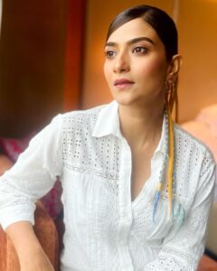 Aditi Sharma Instagram - Beauty begins the moment you decide to be yourself 🦋
@hairbyharrybajwa @prabhmakeover 
@drad.dreadsetgo 🌸
